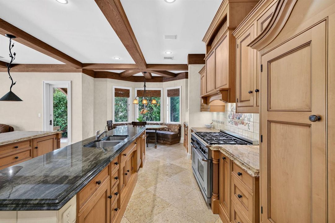 045_Kitchen