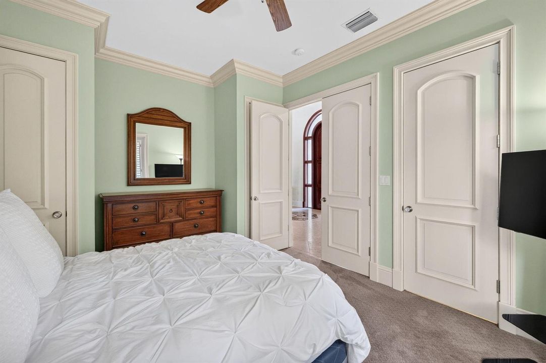 110_1stFloor_Guest_Bedroom_5