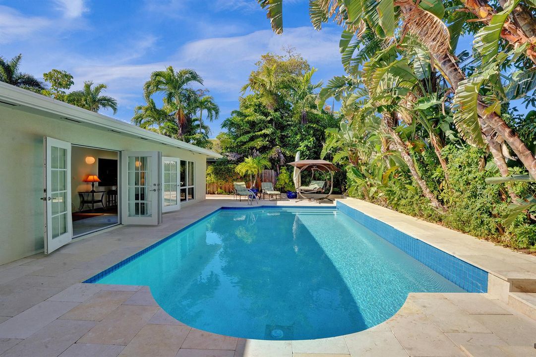Custom Depth pool