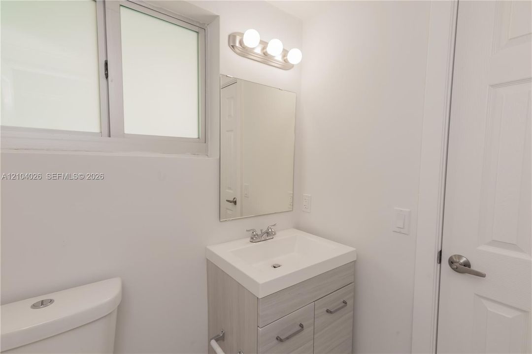For Rent: $2,000 (1 beds, 1 baths, 658 Square Feet)