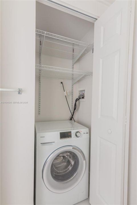 For Rent: $2,000 (1 beds, 1 baths, 658 Square Feet)