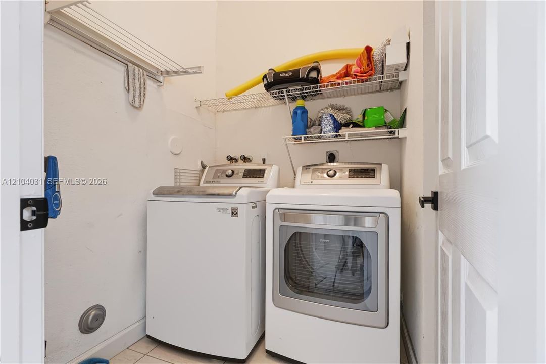 En Renta: $3,900 (4 camas, 2 baños, 2074 Pies cuadrados)