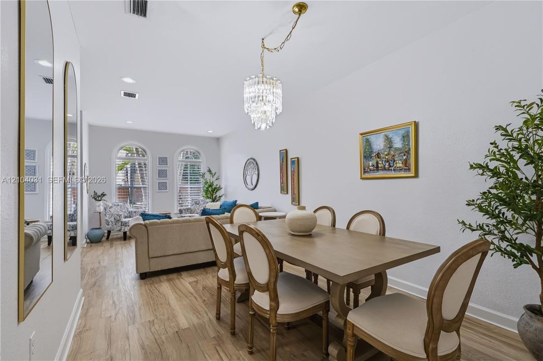 En Renta: $3,900 (4 camas, 2 baños, 2074 Pies cuadrados)
