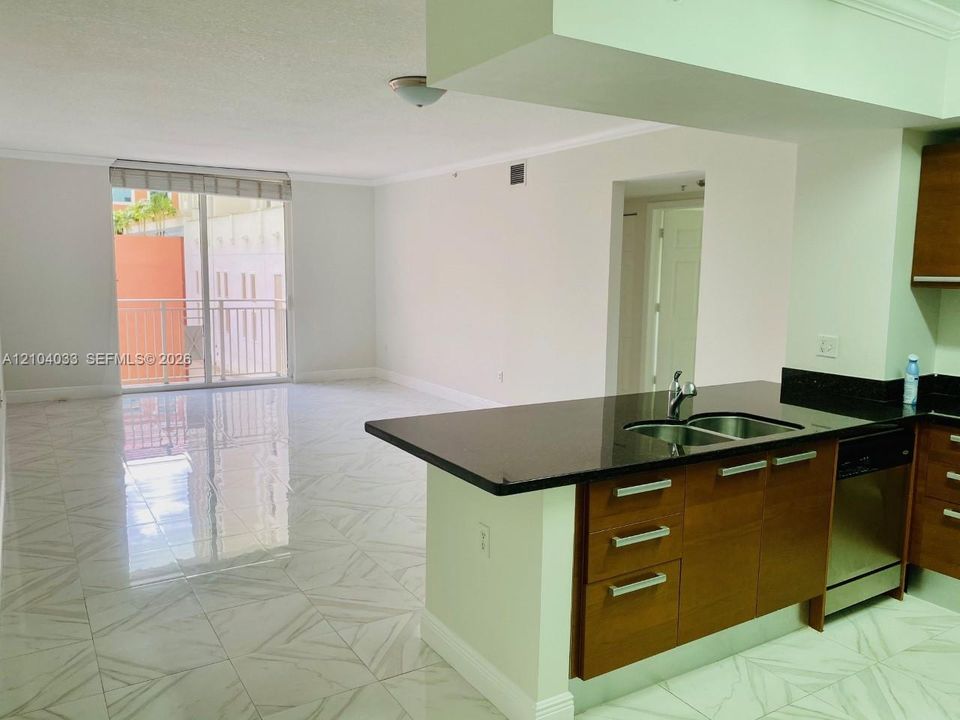 For Rent: $3,250 (2 beds, 2 baths, 1041 Square Feet)
