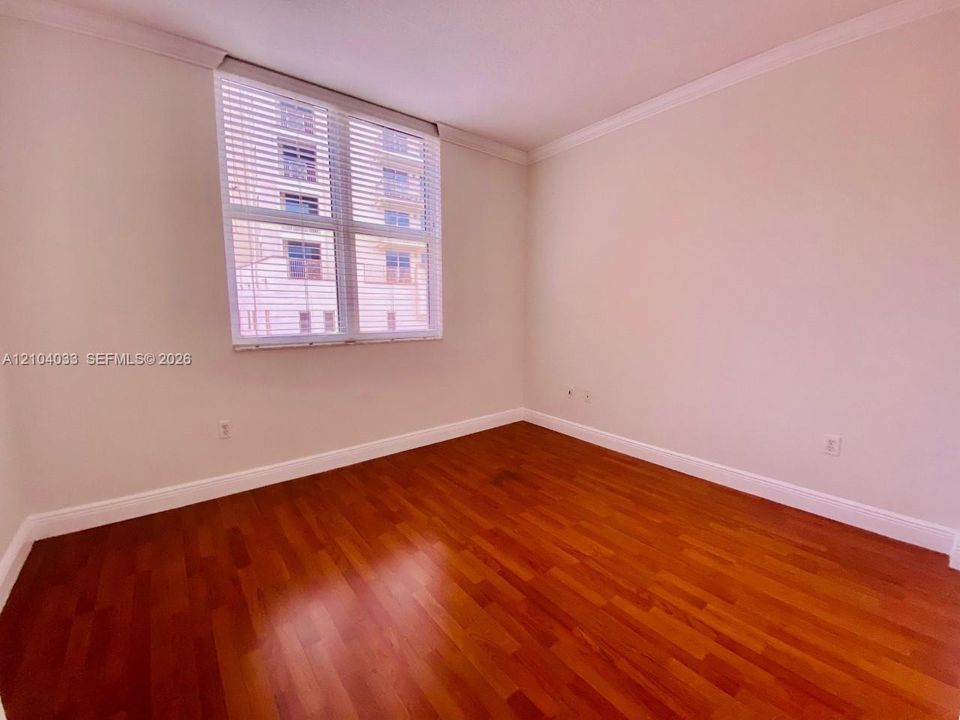For Rent: $3,250 (2 beds, 2 baths, 1041 Square Feet)