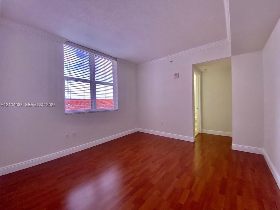 For Rent: $3,250 (2 beds, 2 baths, 1041 Square Feet)
