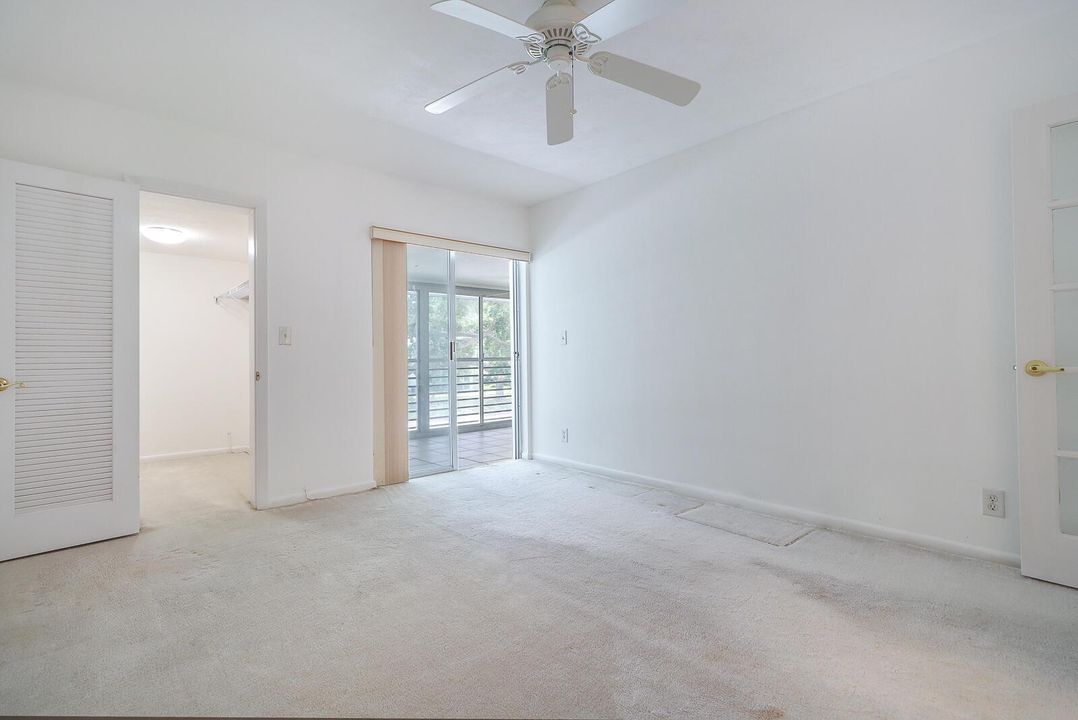 09-Master Bedroom
