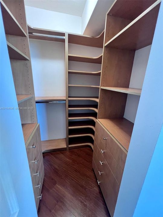 En Venta: $289,000 (2 camas, 2 baños, 963 Pies cuadrados)