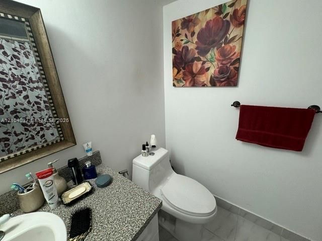 В аренду: $3,800 (2 спален, 2 ванн, 1020 Квадратных фут)