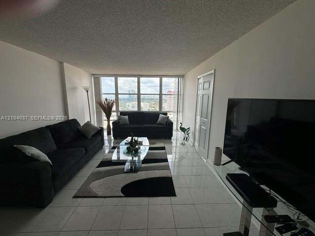 В аренду: $3,800 (2 спален, 2 ванн, 1020 Квадратных фут)