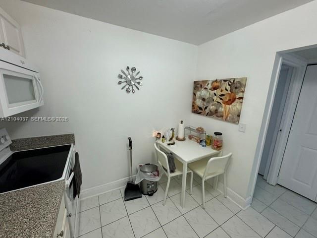 В аренду: $3,800 (2 спален, 2 ванн, 1020 Квадратных фут)