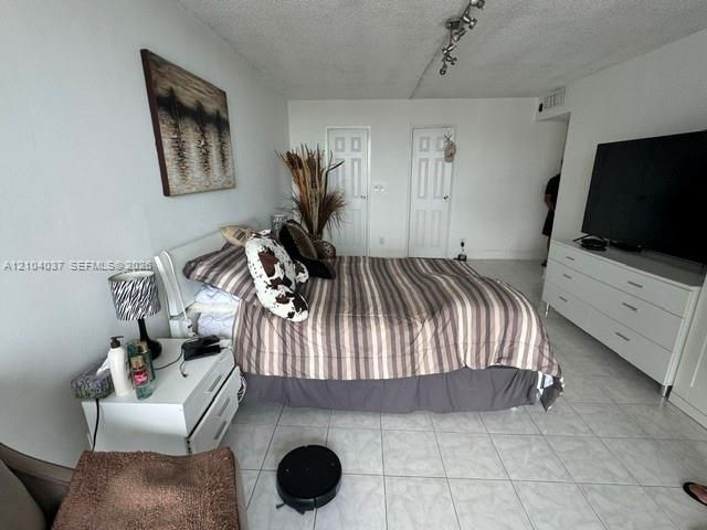 В аренду: $3,800 (2 спален, 2 ванн, 1020 Квадратных фут)