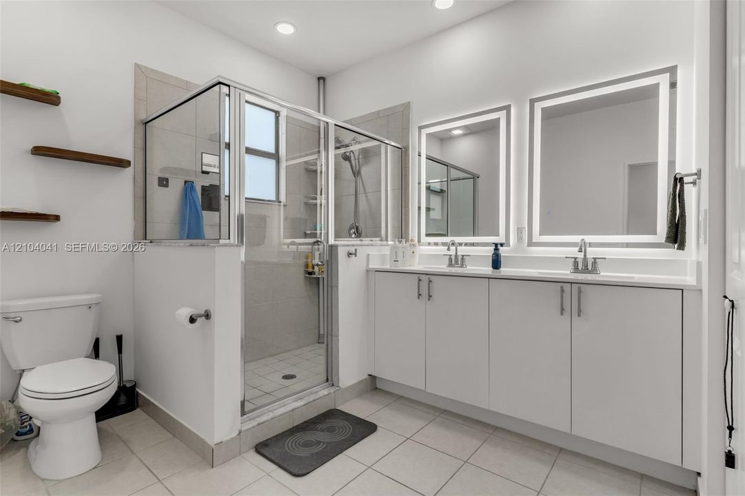 En Venta: $460,000 (3 camas, 2 baños, 1331 Pies cuadrados)