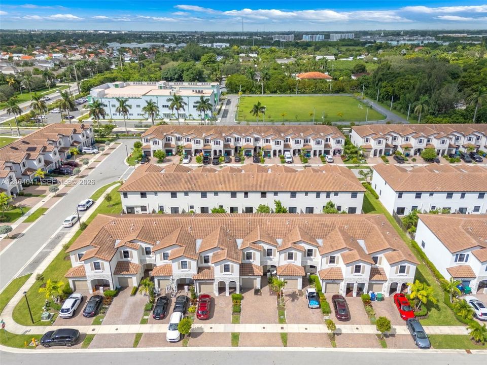 En Venta: $460,000 (3 camas, 2 baños, 1331 Pies cuadrados)