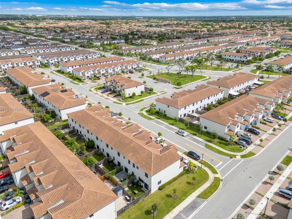 En Venta: $460,000 (3 camas, 2 baños, 1331 Pies cuadrados)