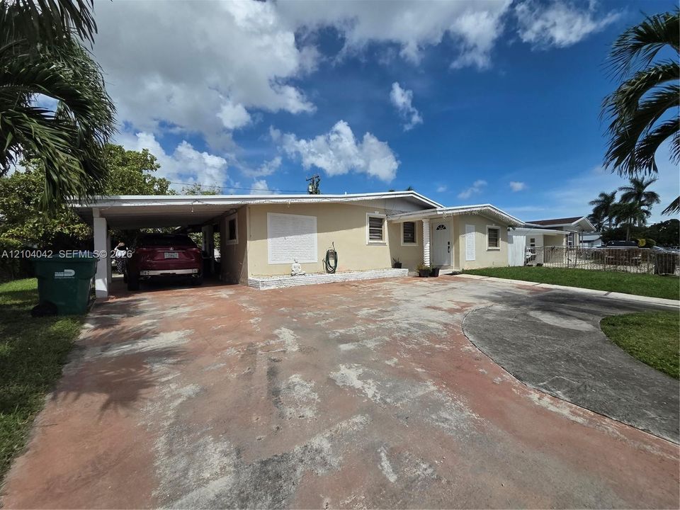 For Sale: $489,900 (3 beds, 1 baths, 1162 Square Feet)