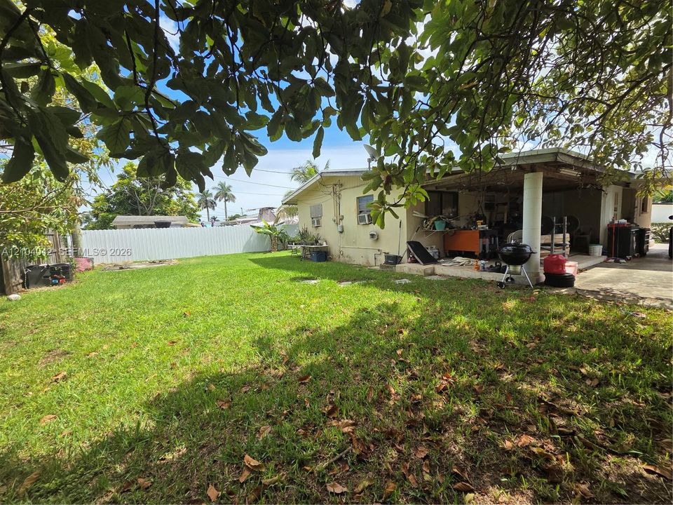 For Sale: $489,900 (3 beds, 1 baths, 1162 Square Feet)