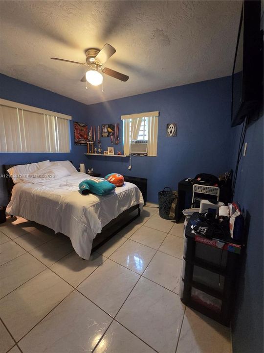 For Sale: $489,900 (3 beds, 1 baths, 1162 Square Feet)
