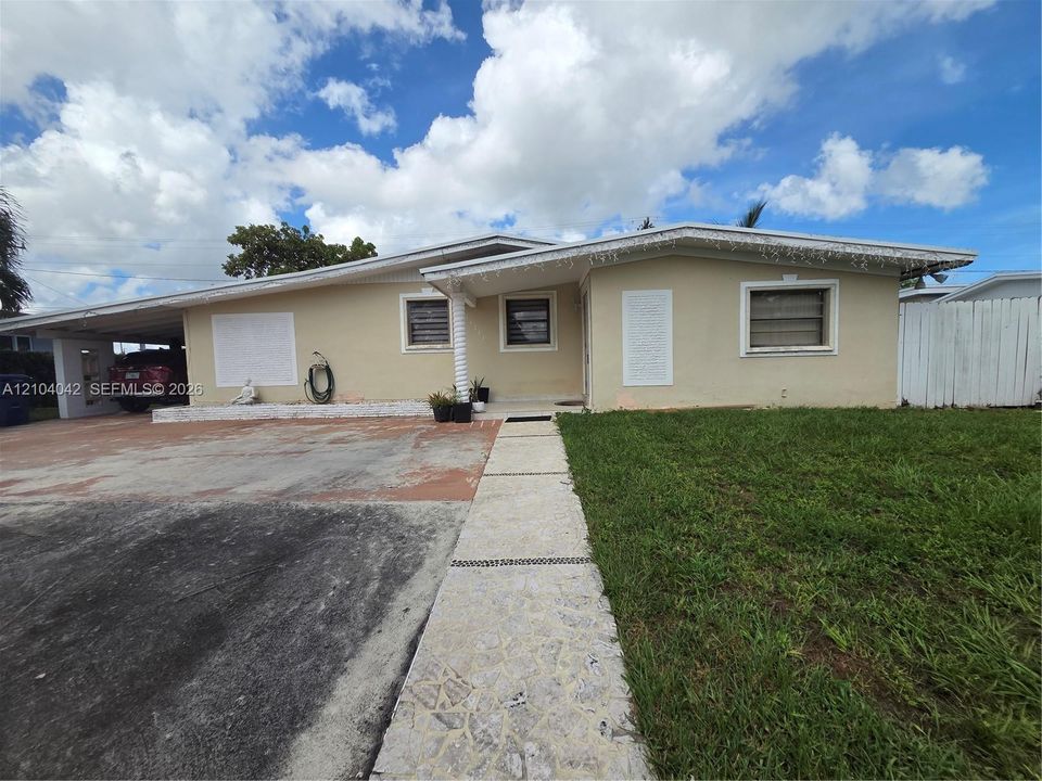 For Sale: $489,900 (3 beds, 1 baths, 1162 Square Feet)