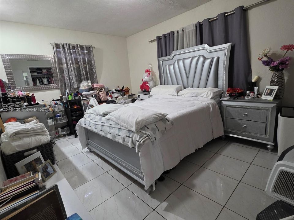 For Sale: $489,900 (3 beds, 1 baths, 1162 Square Feet)