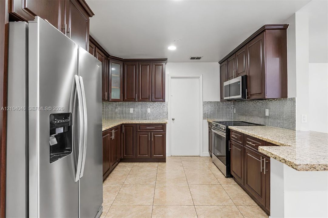 For Sale: $699,900 (4 beds, 3 baths, 1983 Square Feet)