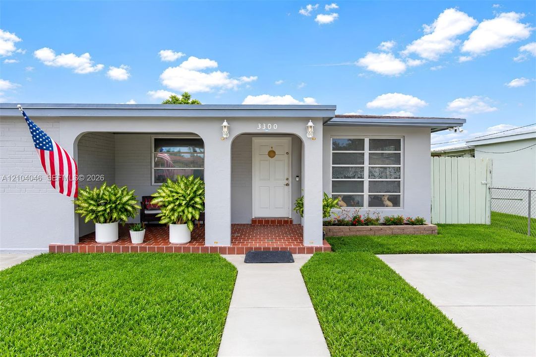 For Sale: $699,900 (4 beds, 3 baths, 1983 Square Feet)