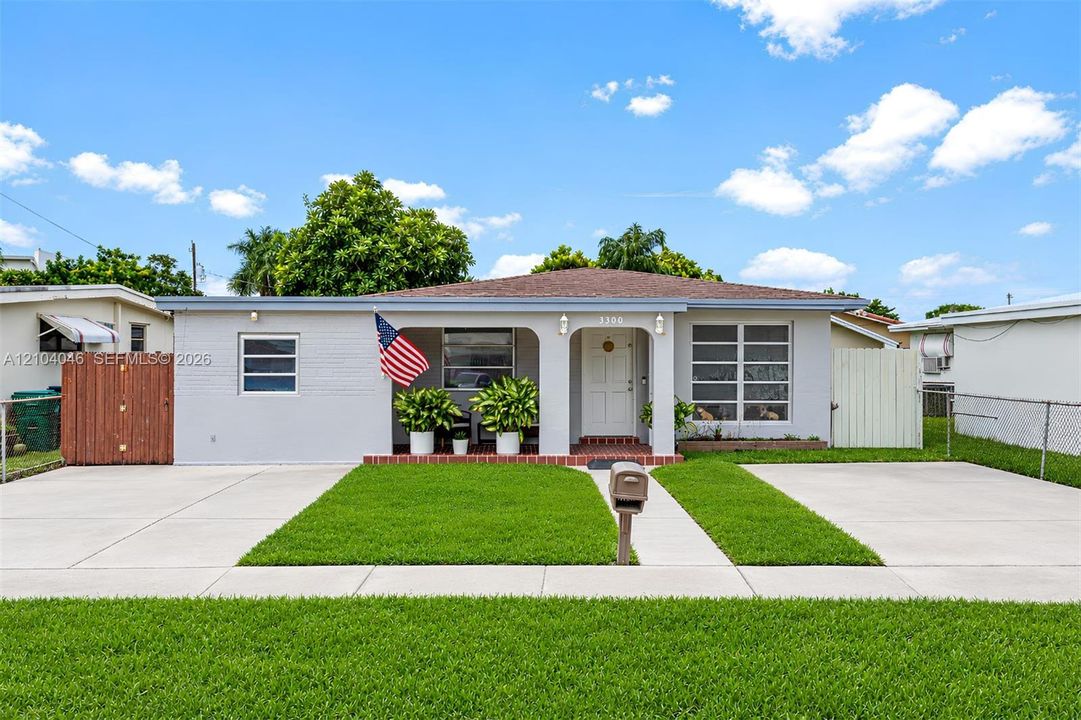 For Sale: $699,900 (4 beds, 3 baths, 1983 Square Feet)