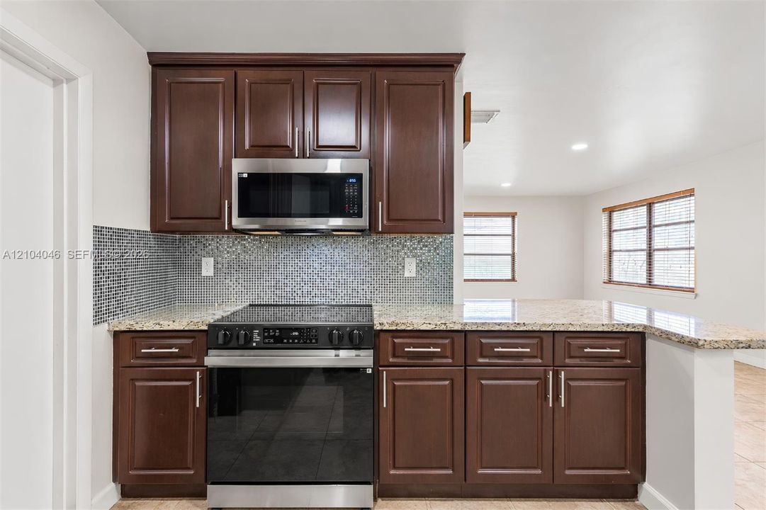 For Sale: $699,900 (4 beds, 3 baths, 1983 Square Feet)