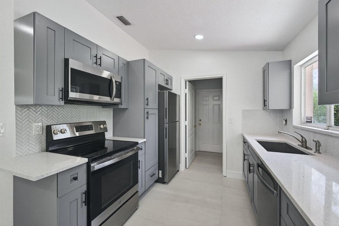 14_Kitchen