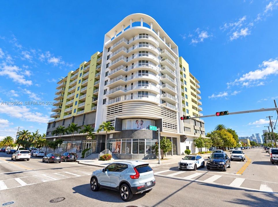 For Sale: $230,000 (1 beds, 1 baths, 553 Square Feet)