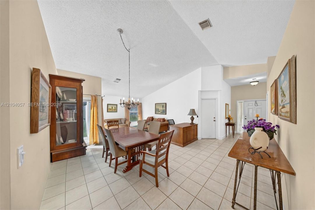 En Venta: $530,000 (3 camas, 2 baños, 1841 Pies cuadrados)