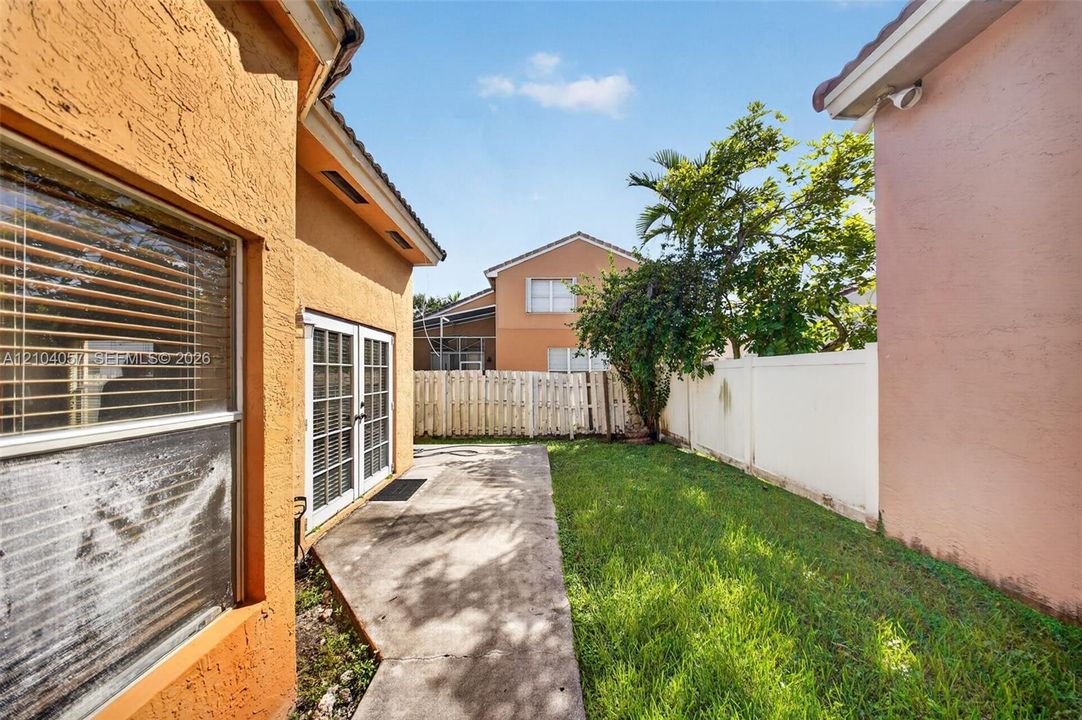 En Venta: $530,000 (3 camas, 2 baños, 1841 Pies cuadrados)