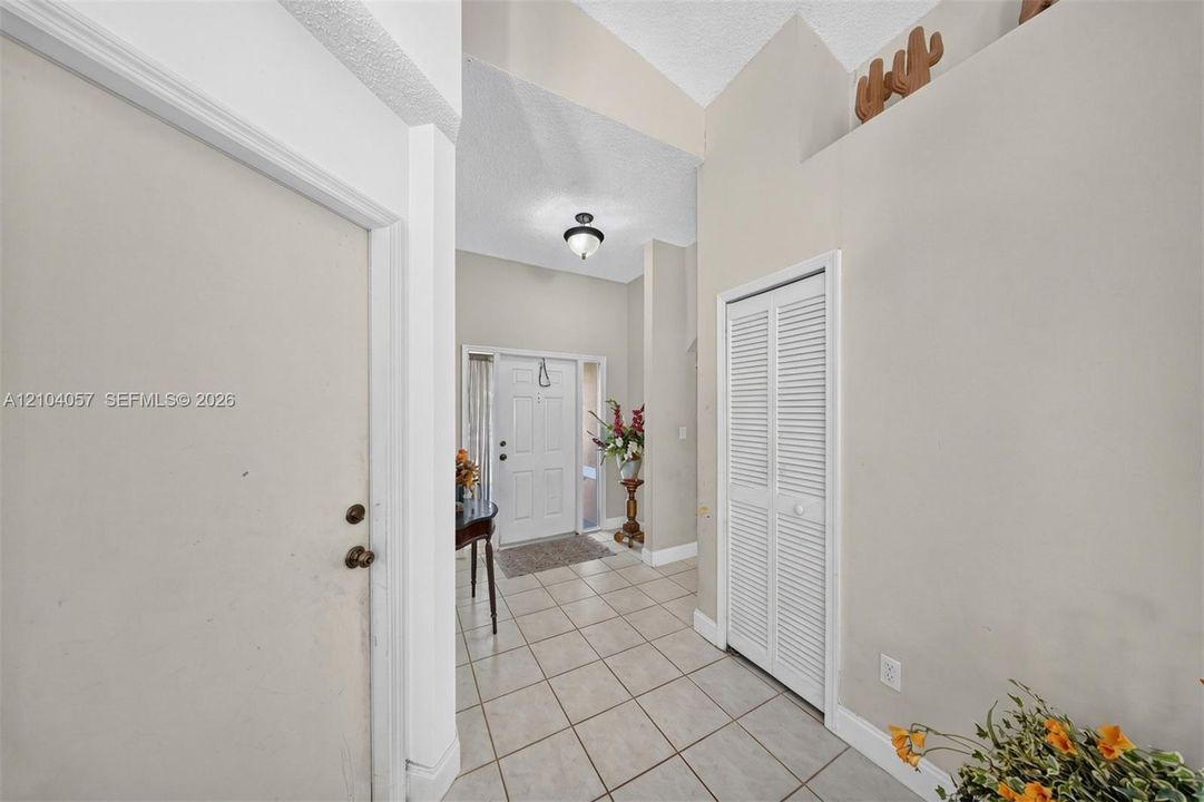 En Venta: $530,000 (3 camas, 2 baños, 1841 Pies cuadrados)