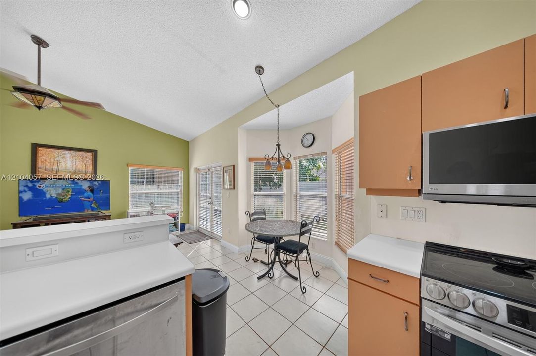 En Venta: $530,000 (3 camas, 2 baños, 1841 Pies cuadrados)