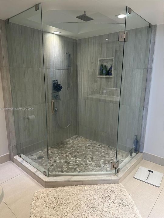 For Sale: $450,000 (2 beds, 2 baths, 1520 Square Feet)