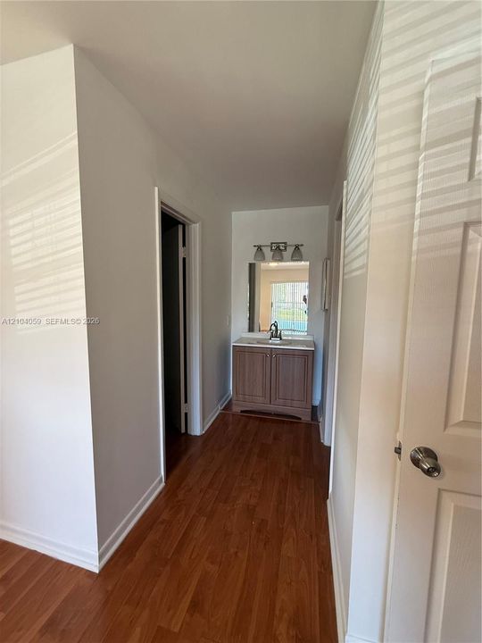 For Rent: $2,200 (2 beds, 2 baths, 1093 Square Feet)