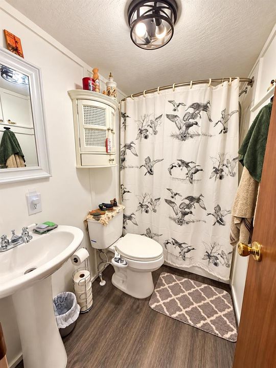 Cozy Duck-Themed Farmhouse Bathroom