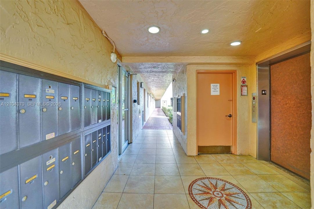 For Sale: $210,000 (2 beds, 2 baths, 1070 Square Feet)
