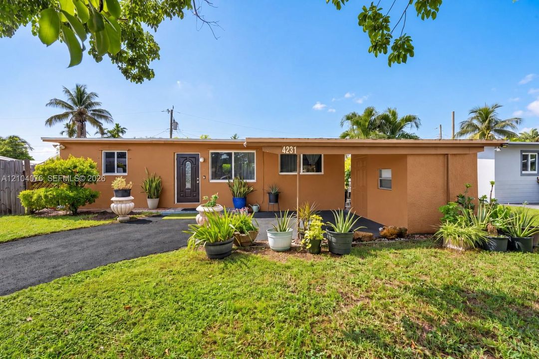 En Venta: $400,000 (3 camas, 2 baños, 888 Pies cuadrados)
