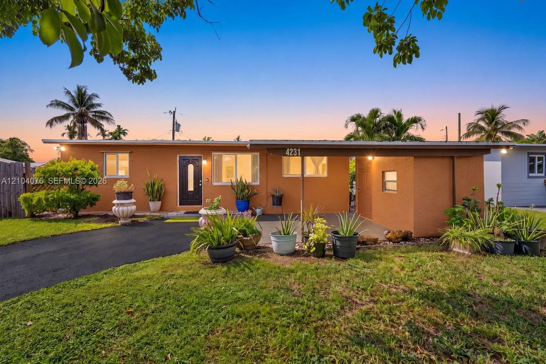 En Venta: $400,000 (3 camas, 2 baños, 888 Pies cuadrados)
