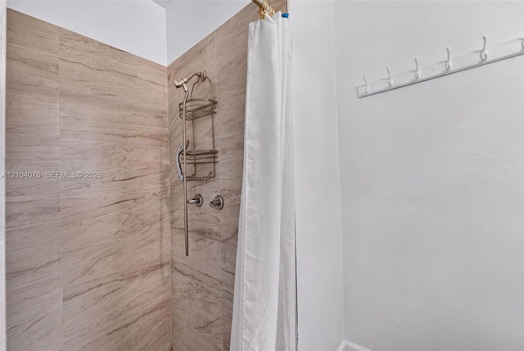 En Venta: $400,000 (3 camas, 2 baños, 888 Pies cuadrados)