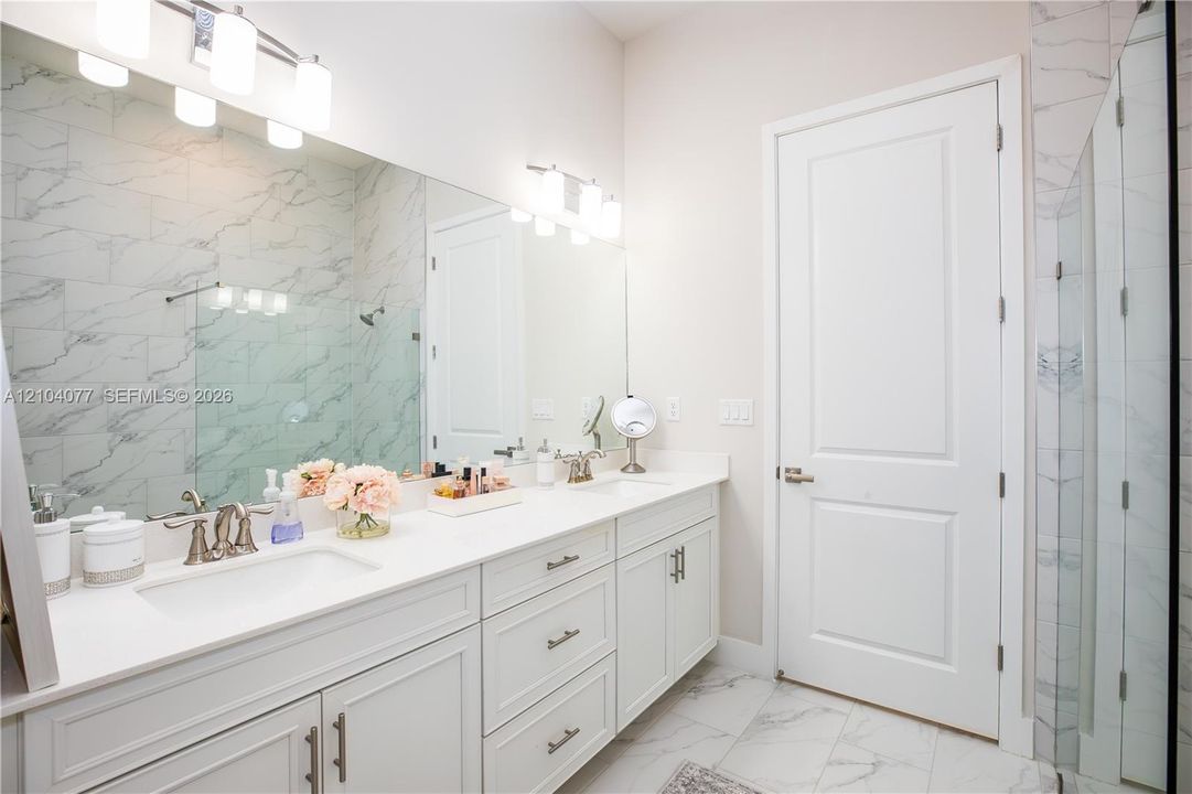 For Sale: $669,000 (3 beds, 2 baths, 1724 Square Feet)