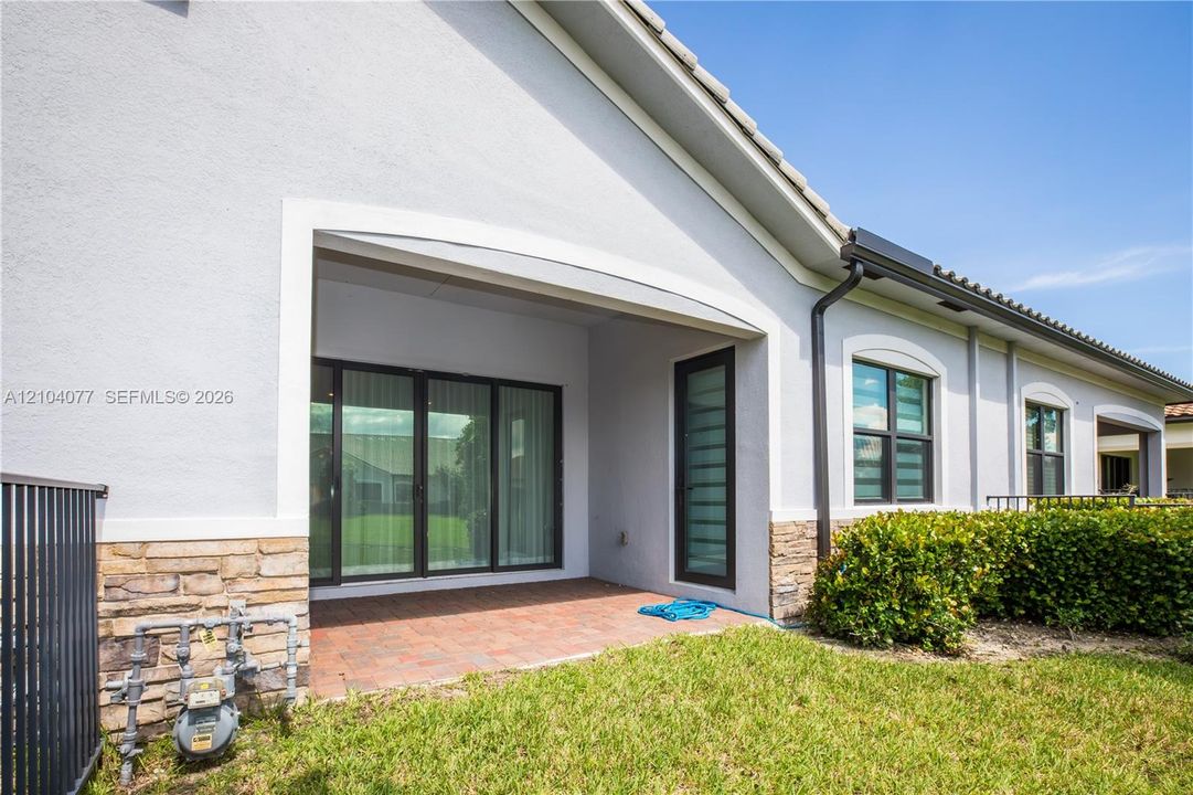 For Sale: $669,000 (3 beds, 2 baths, 1724 Square Feet)