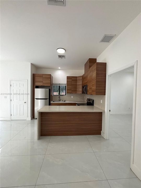 В аренду: $2,800 (2 спален, 2 ванн, 3680 Квадратных фут)