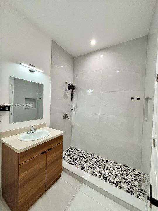 В аренду: $2,800 (2 спален, 2 ванн, 3680 Квадратных фут)