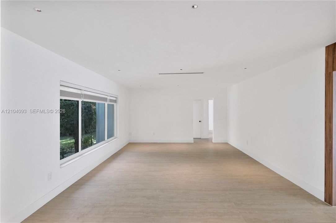 For Rent: $11,000 (4 beds, 3 baths, 1970 Square Feet)