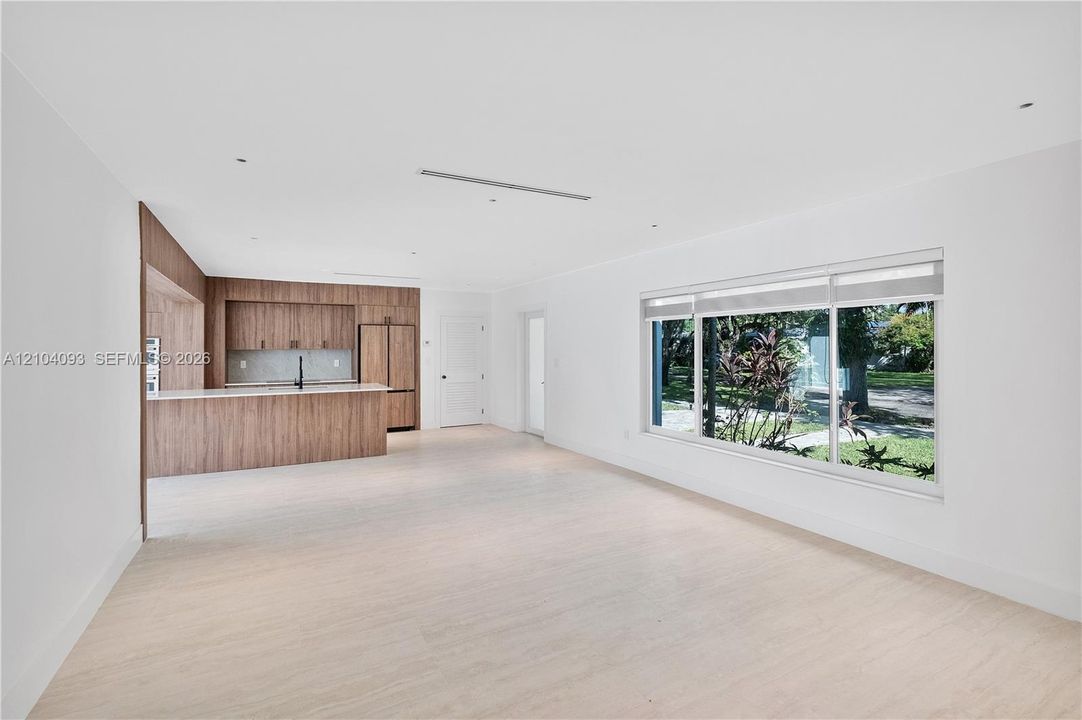 For Rent: $11,000 (4 beds, 3 baths, 1970 Square Feet)