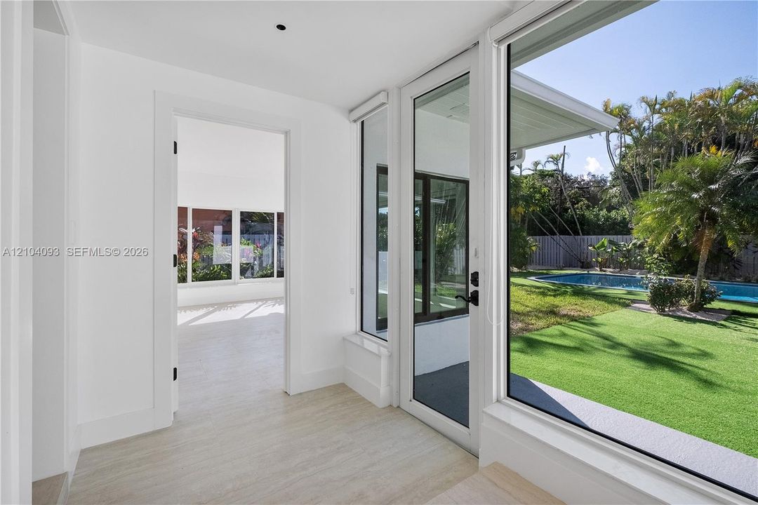 For Rent: $11,000 (4 beds, 3 baths, 1970 Square Feet)