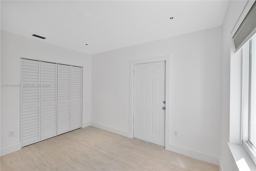 For Rent: $11,000 (4 beds, 3 baths, 1970 Square Feet)