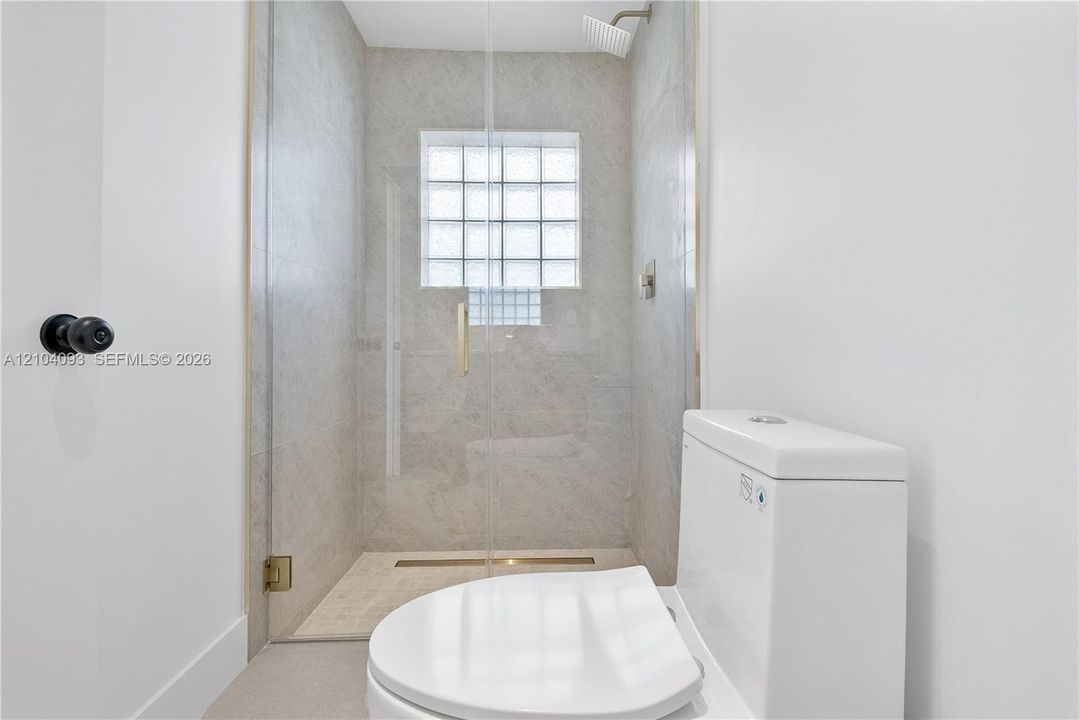For Rent: $11,000 (4 beds, 3 baths, 1970 Square Feet)